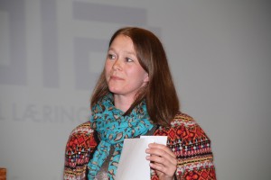 FILMBANK: Tina Andersson Jensen snakka om NDLA sin nye filmbank saman med Ragna Tørdal.